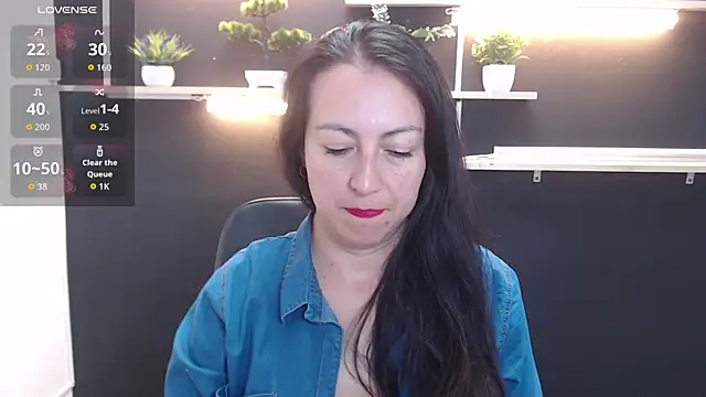 Lauryn Jones online show from 04.11.26