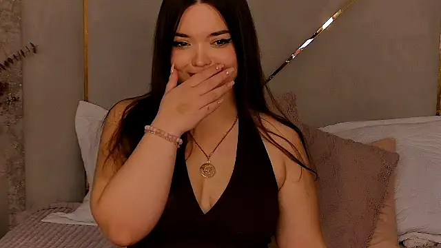 Snapshot of NaomiAster chatting on 05.16.26 NaomiAster online show from 05.16.26