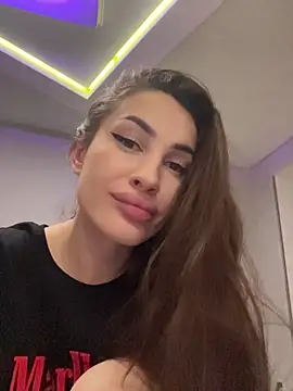 Muna Luu online show from 10.31.25