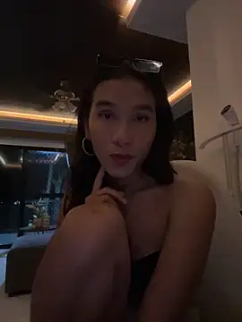 Snapshot of kaylamercader_ chatting on 11.07.25 kaylamercader online show from 11.07.25