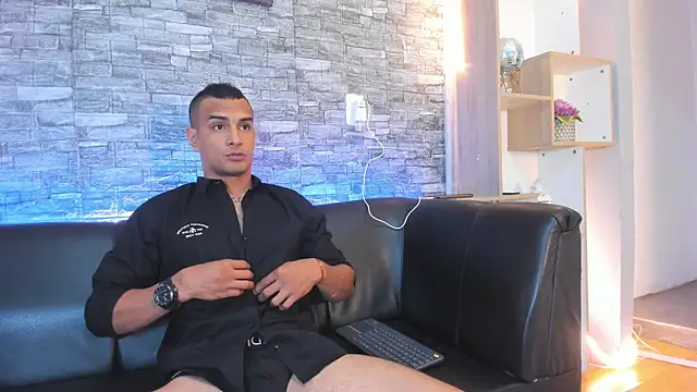 Snapshot of blaze_phoenix chatting on 11.03.25 blaze phoenix online show from 11.03.25