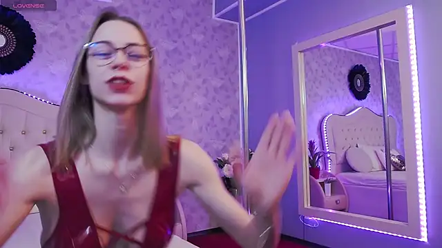 GracieCute online show from 01.10.25