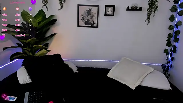 Evelyn R  online show from 12.19.25