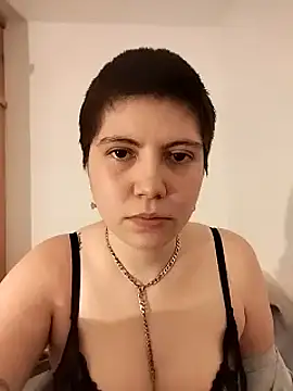 mollypop  online show from 11.06.25