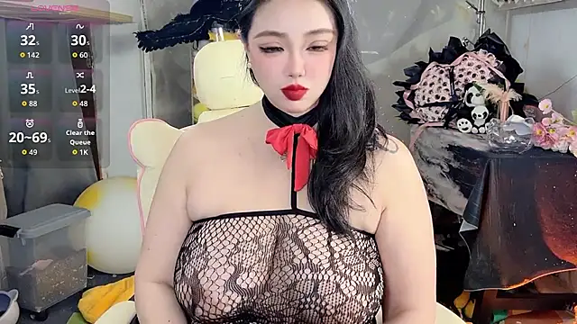 Snapshot of Yahoo-666 chatting on 11.19.25 Yahoo-666 online show from 11.19.25