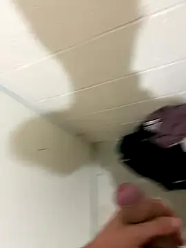 Snapshot of chris0318_ chatting on 11.04.25 chris0318 online show from 11.04.25