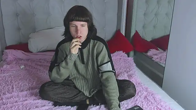 CutieKai  online show from 11.04.25