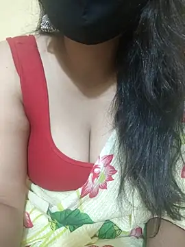Snapshot of mouni499 chatting on 04.22.26 mouni499 online show from 04.22.26