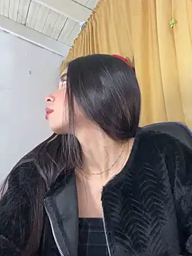 Snapshot of Milleradhara24 chatting on 05.19.26 Milleradhara24 online show from 05.19.26