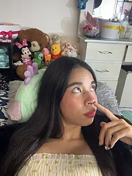 Snapshot of Milleradhara24 chatting on 05.22.26 Milleradhara24 online show from 05.22.26