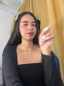 Snapshot of Milleradhara24 chatting on 05.26.26 Milleradhara24 online show from 05.26.26