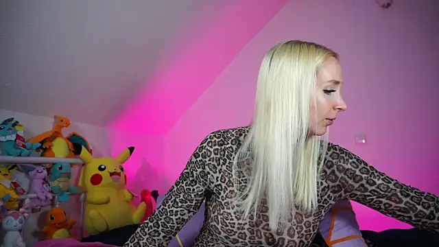 StellaCinderella online show from 10.19.25