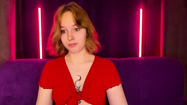 Snapshot of RikkiChoco chatting on 02.11.26 RikkiChoco online show from 02.11.26