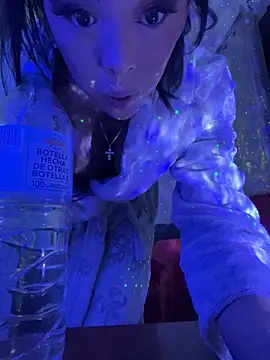 Snapshot of jamillydcastro chatting on 11.28.25 jamillydcastro online show from 11.28.25