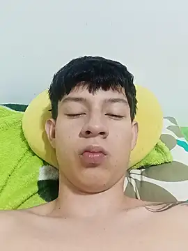 Snapshot of REDSITOOOU chatting on 11.04.25 REDSITOOOU online show from 11.04.25