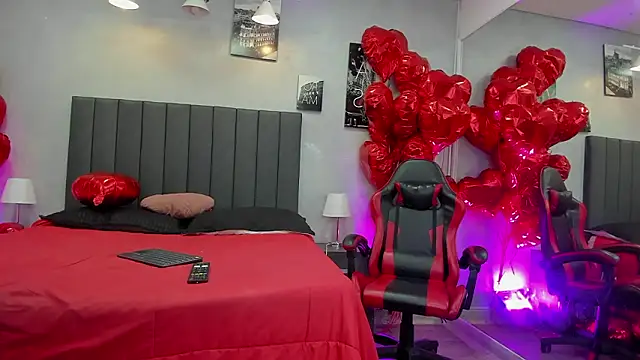 Snapshot of kendra_london chatting on 02.16.26 kendra london online show from 02.16.26