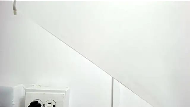 Snapshot of kendra_london chatting on 02.28.26 kendra london online show from 02.28.26