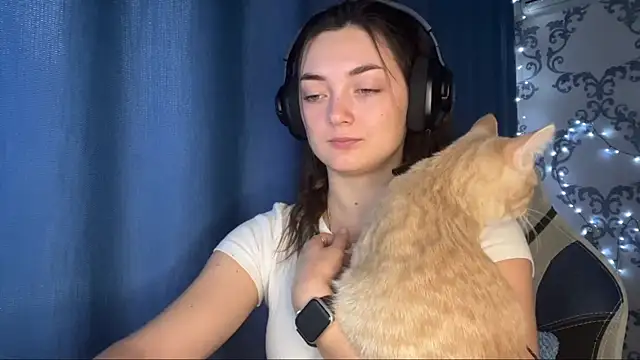 TwotyBright online show from 12.18.25