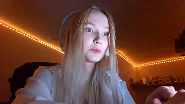 KarinRobertson online show from 11.10.25