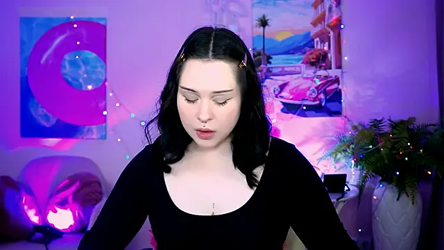 Snapshot of TinaBakers_ chatting on 11.19.25 TinaBakers online show from 11.19.25