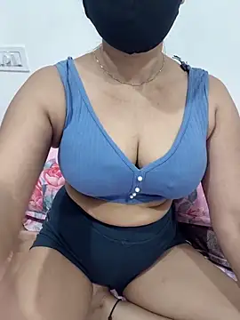 Snapshot of Aarti909090 chatting on 05.15.26 Aarti909090 online show from 05.15.26