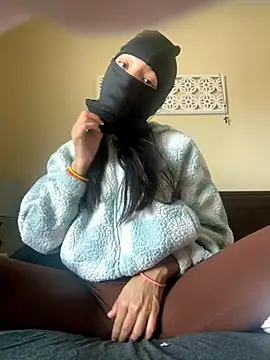 Snapshot of Jowsie chatting on 11.08.25 Jowsie online show from 11.08.25