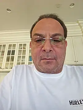 Snapshot of NYITAL8 chatting on 11.04.25 NYITAL8 online show from 11.04.25