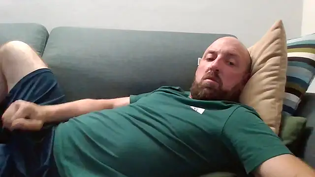 Snapshot of luca_beech88 chatting on 05.17.26 luca beech88 online show from 05.17.26