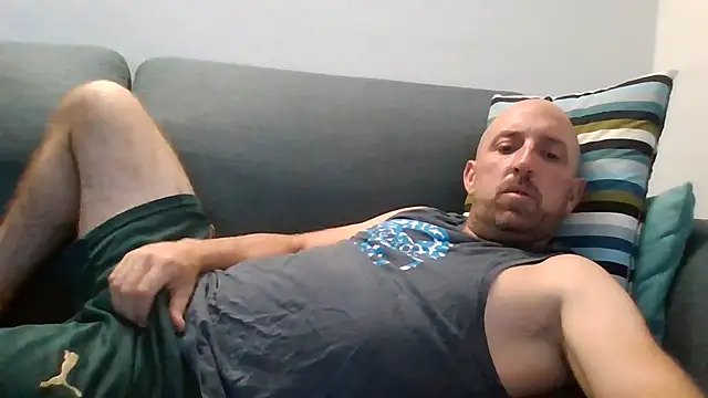 Snapshot of luca_beech88 chatting on 08.04.26 luca beech88 online show from 08.04.26