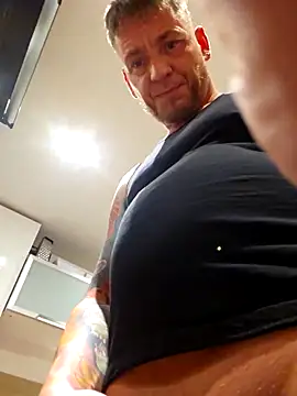 Snapshot of tom_tom83 chatting on 02.11.26 tom tom83 online show from 02.11.26