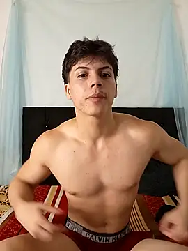 Snapshot of thex_boy20 chatting on 11.08.25 thex boy20 online show from 11.08.25