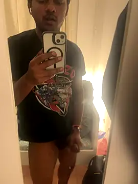 Snapshot of Unga30 chatting on 11.22.25 Unga30 online show from 11.22.25