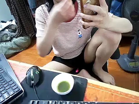 Snapshot of ---Lusi03--- chatting on 04.26.26 ---Lusi03--- online show from 04.26.26