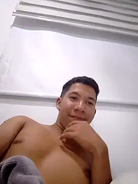 Snapshot of Angelocanela chatting on 11.03.25 Angelocanela online show from 11.03.25