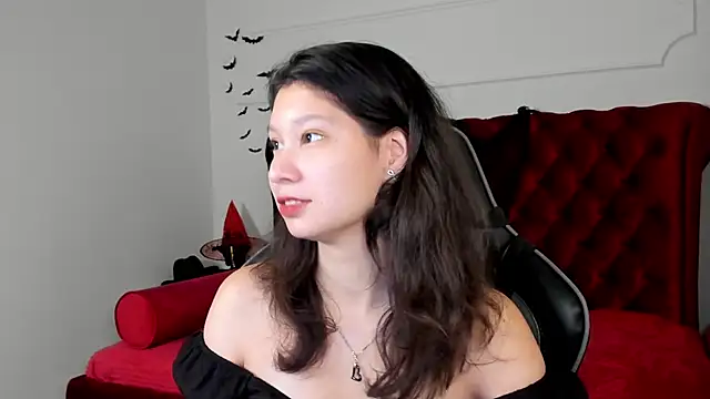 SaraDenars online show from 11.04.25