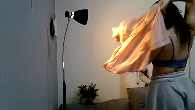 KiraHoney online show from 11.27.25