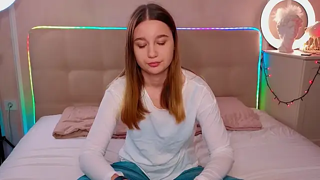 LauriePerez online show from 12.22.25