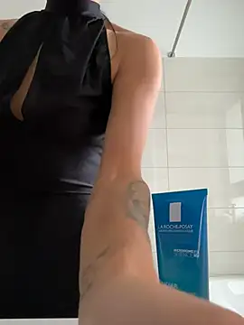 VickyM99 online show from 04.21.26