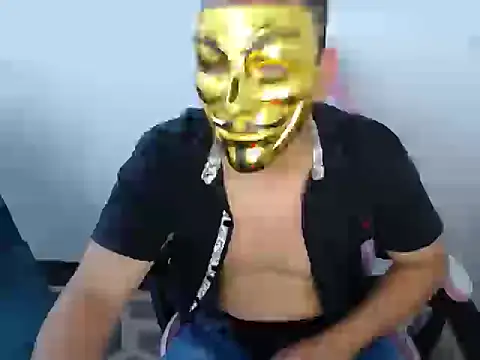 Snapshot of luminos- chatting on 11.07.25 luminos- online show from 11.07.25