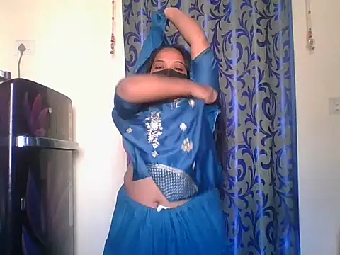 Snapshot of Mathi_cam chatting on 02.13.26 Mathi cam online show from 02.13.26