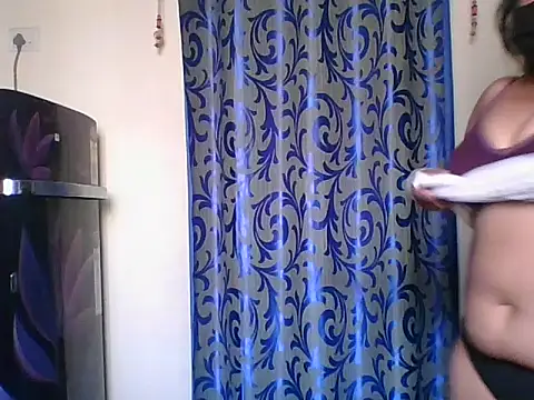 Snapshot of Mathi_cam chatting on 02.26.26 Mathi cam online show from 02.26.26