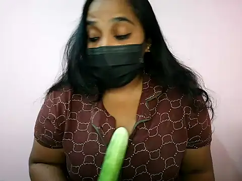 Snapshot of Mathi_cam chatting on 06.18.26 Mathi cam online show from 06.18.26