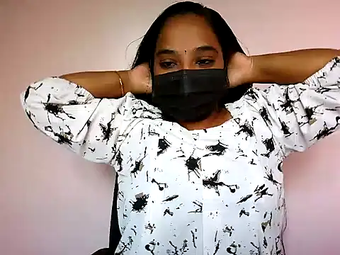 Snapshot of Mathi_cam chatting on 06.23.26 Mathi cam online show from 06.23.26