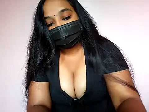 Snapshot of Mathi_cam chatting on 06.24.26 Mathi cam online show from 06.24.26
