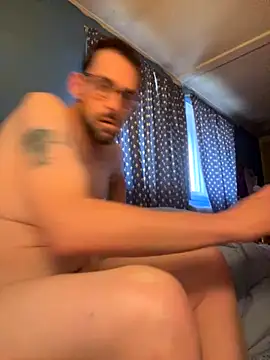 Snapshot of biggdaddyandqueenn chatting on 11.15.25 biggdaddyandqueenn online show from 11.15.25