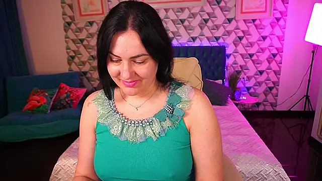 VelvetLuck online show from 04.16.26