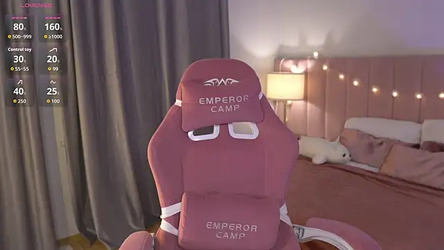 ohmyElly online show from 11.04.25