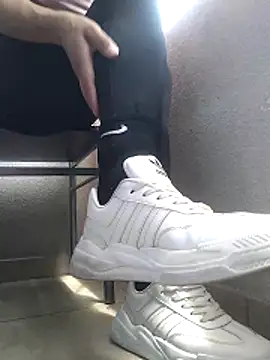 Xeena  online show from 11.14.25