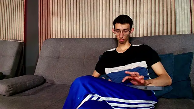 ZyroNight online show from 11.27.25