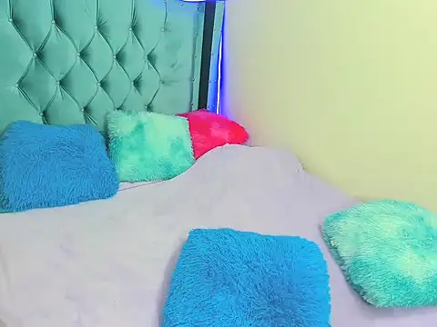 Aurora sky9 online show from 12.18.25